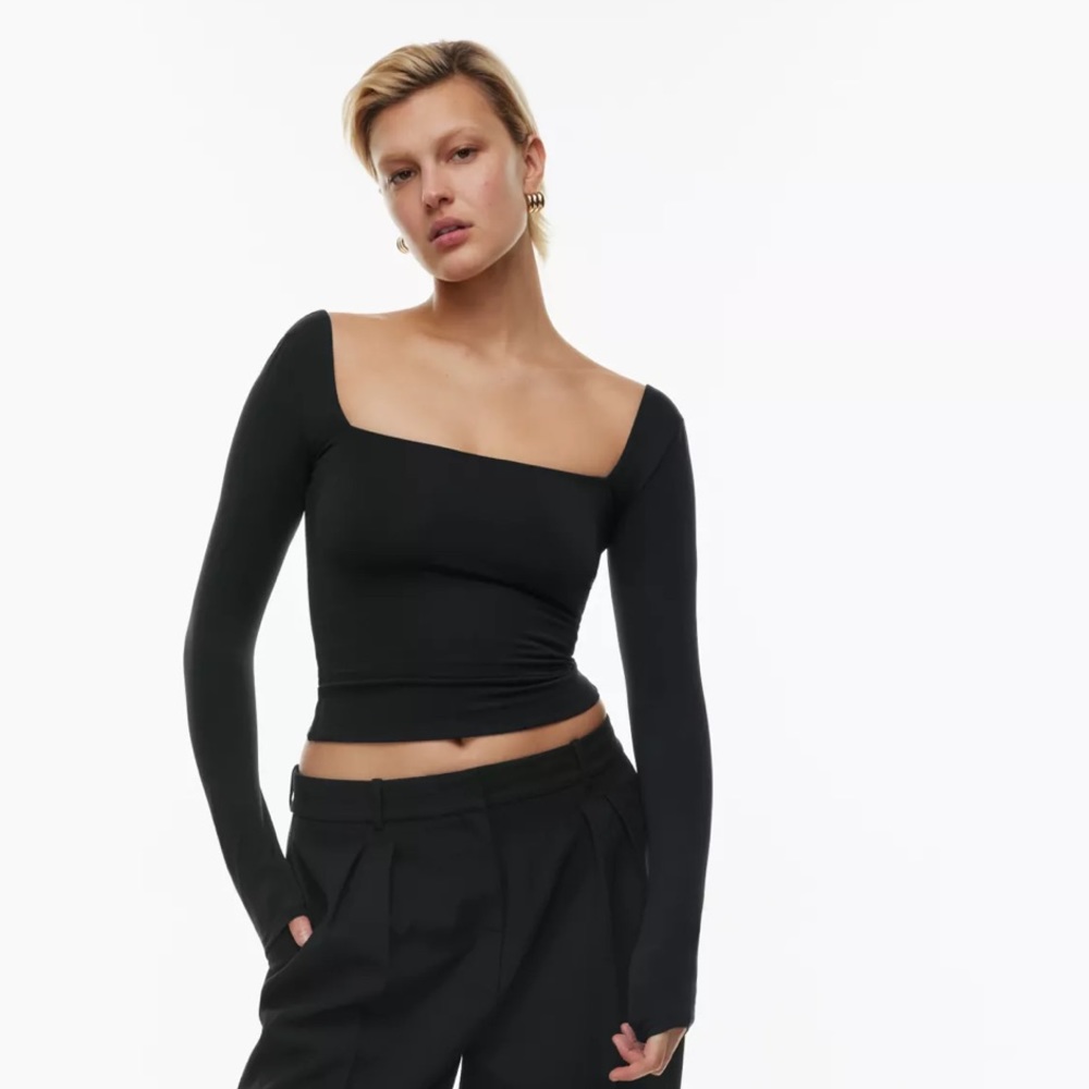 Aritzia Babaton Squareneck Top